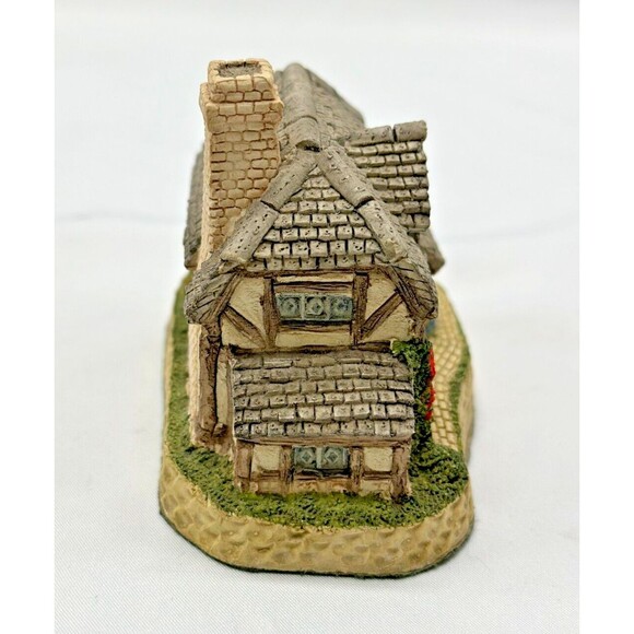 VINTAGE David Winter Cottages- The Bull & Bush- December British Traditions 1989 - Picture 4 of 9